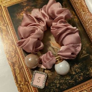 Fashionable scrunchie